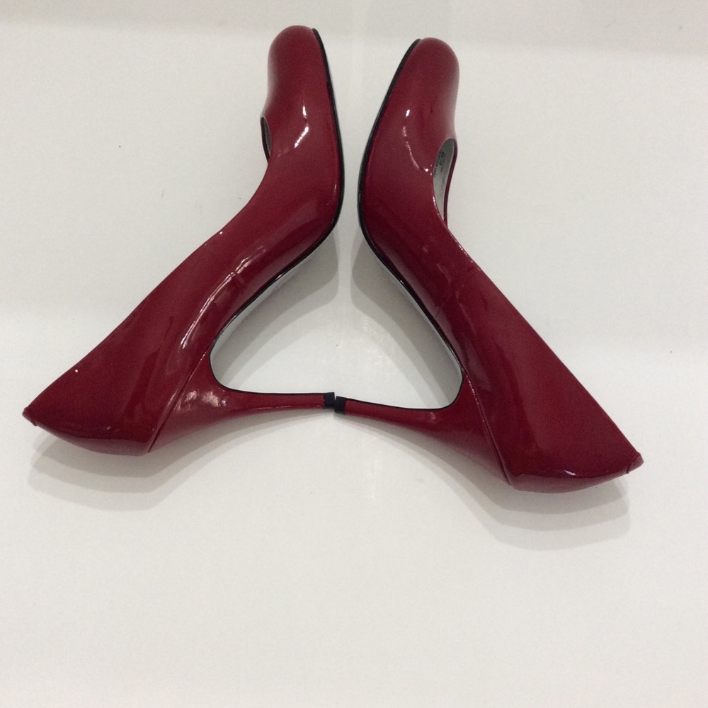 JESSICA SIMPSON Dark Red Patent Leather Pumps 8 - Picture 5 of 8